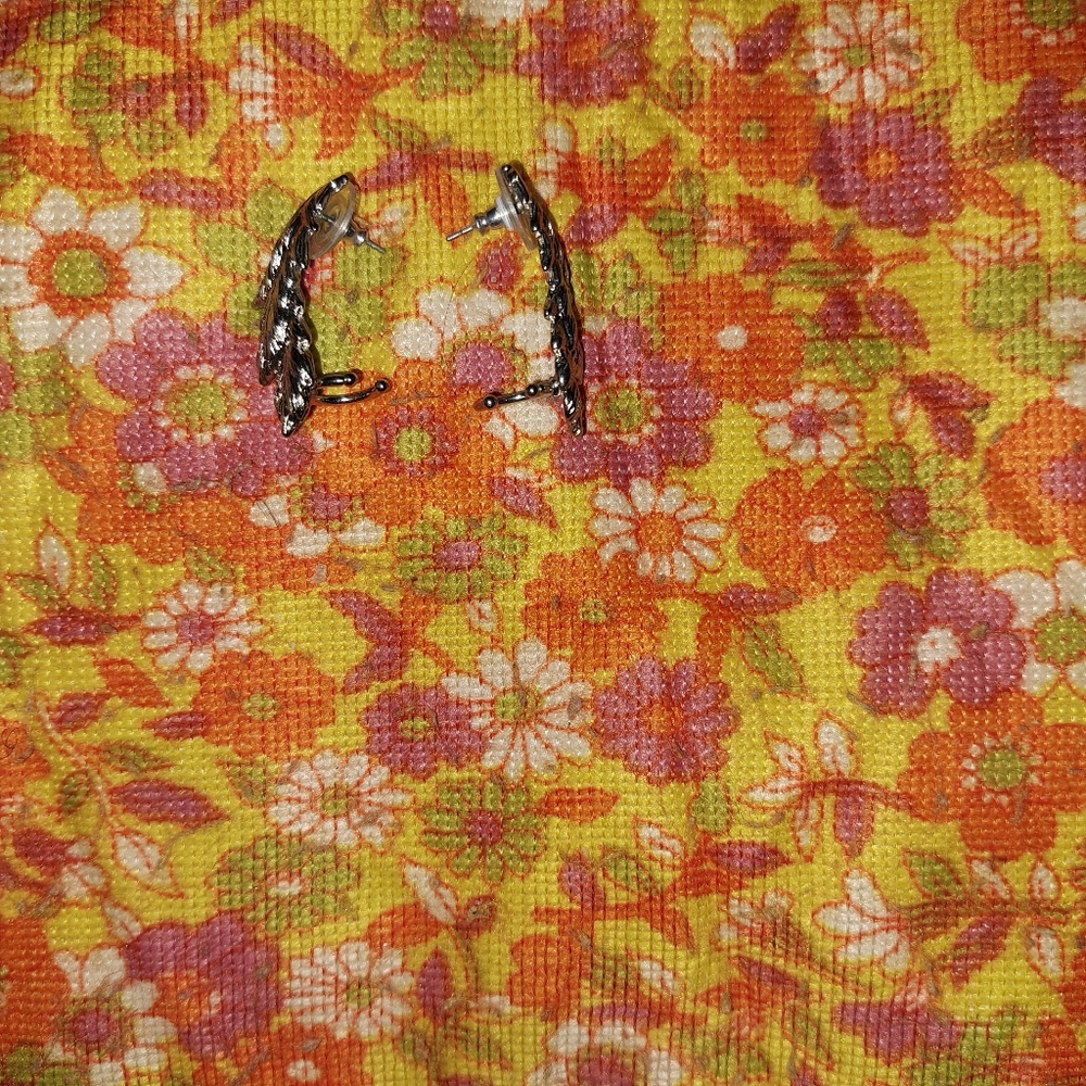 Earrings - Picture 3 of 6